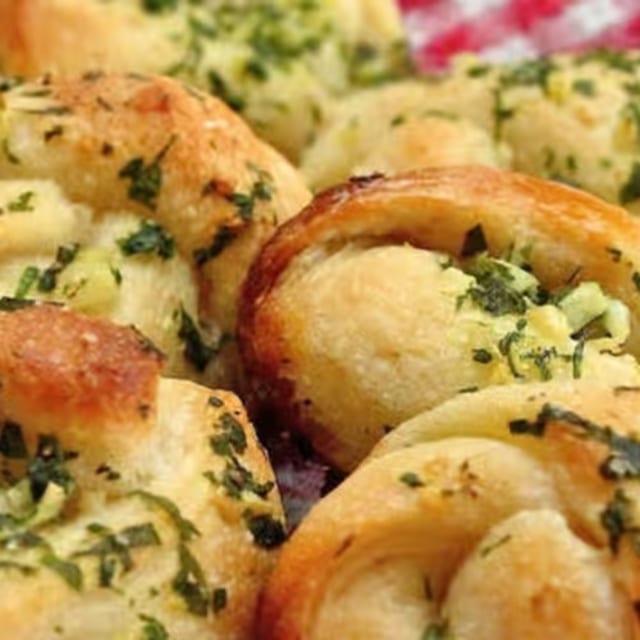 Garlic Knots.